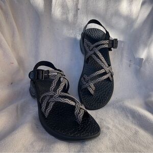 EUC Chacos Z/X2 Updraft EcoTread Gray Wave Dual Toe Loop Adjustable Sandals W 10